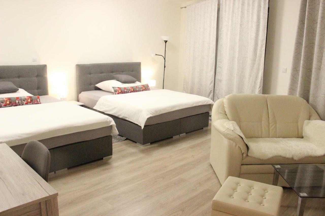 H+ Apartman Letiste Praha公寓 外观 照片