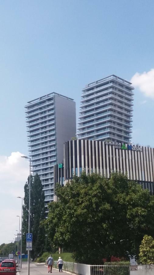 H+ Apartman Letiste Praha公寓 外观 照片