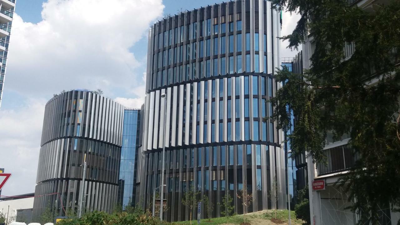 H+ Apartman Letiste Praha公寓 外观 照片